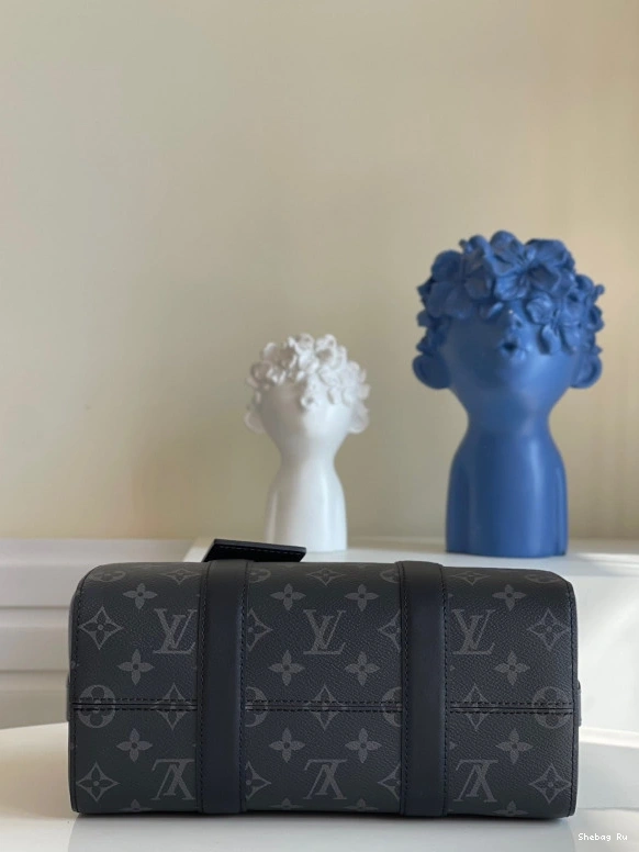 Vuitton CITY Louis KEEPALL 0724